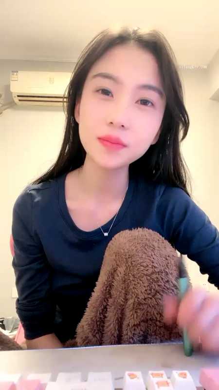 骨感身材颜值女神 月月嗷 [3V/2.53G]-福利岛