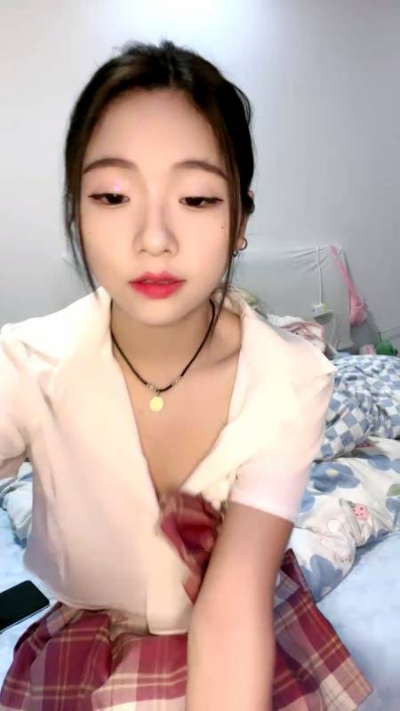 纯欲系极品美少女 甜美少女JK [1v/754M]
