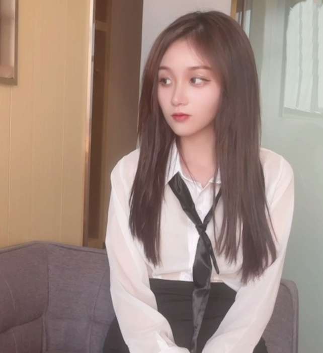 美酱 性感秘书工作不认真被老板惩罚 [1V/612M]