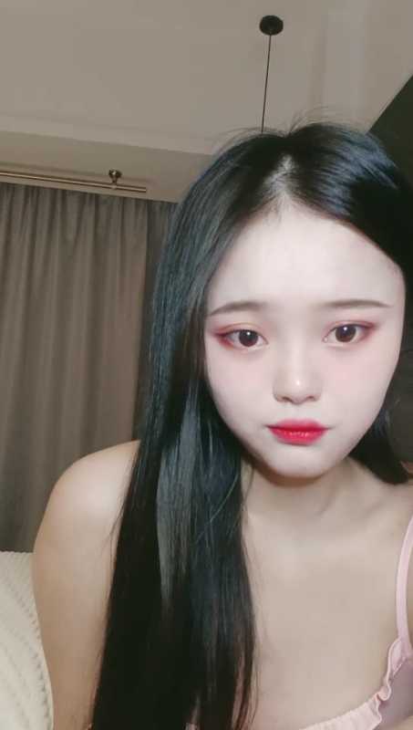 颜值超高身材超顶的肤白貌美女神 刚成年萝莉 [2V/2.72G]-福利岛