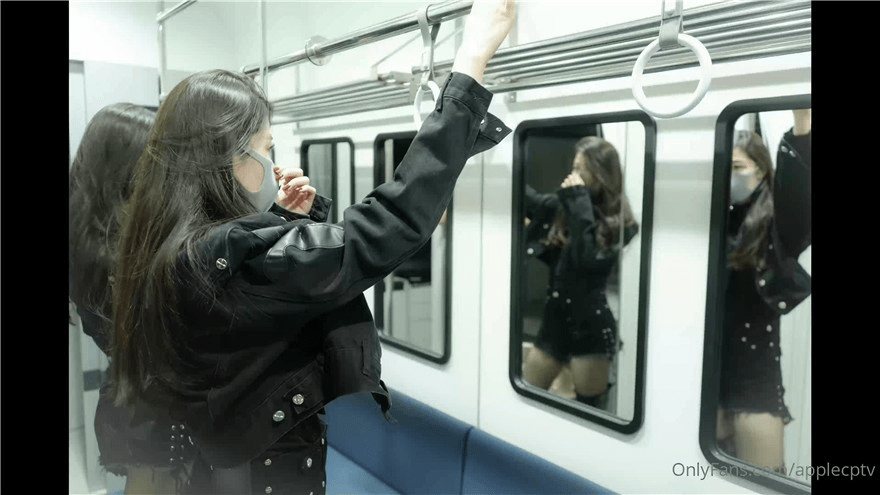 【顶级女神❤️极品性爱】超长腿女神『Apple』最新OF版啪啪私拍《电车幻想》4K原档-福利岛