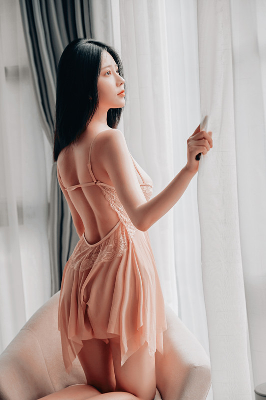 超SSS级颜值天花板女神 超仙级嫩模@年年 写真之暧昧(40P/98MB)-福利岛