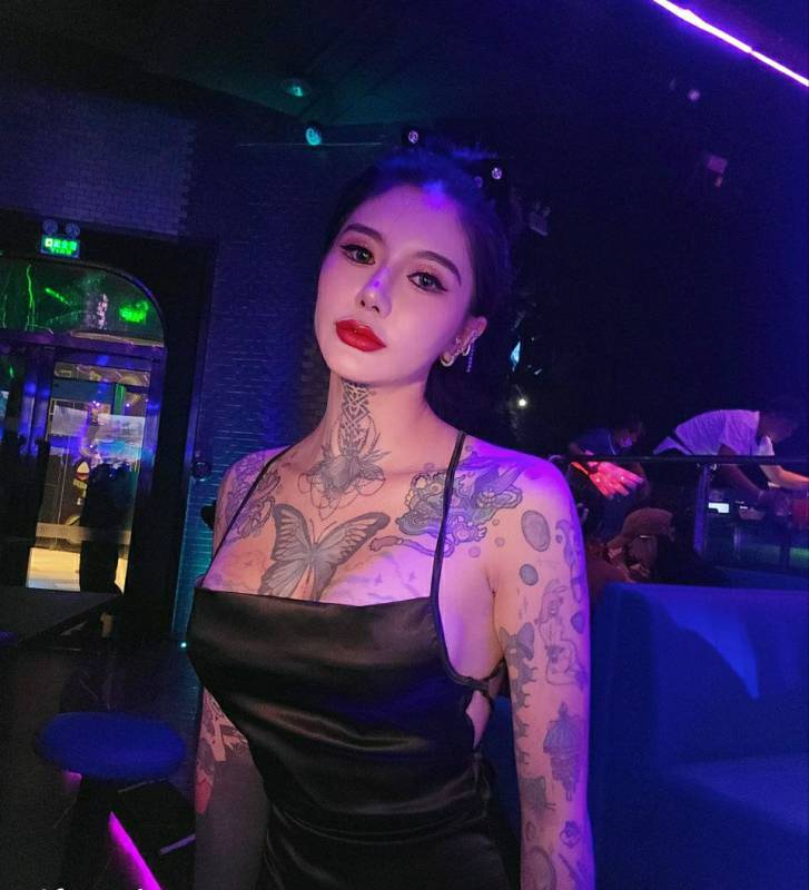 颜值巅峰超级女神Chloe 玫瑰情人节 [496M]