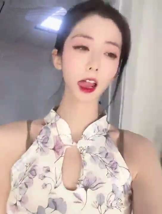 女神 鱼鱼不甜视频合集 [99V/4.57g]