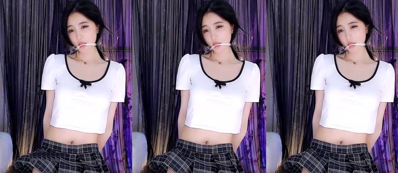 颜值天花板极品女神 梦幻猫咪 定制究极版露奶露逼露脸极限骚舞挑逗 [3V/1.02G]-福利岛