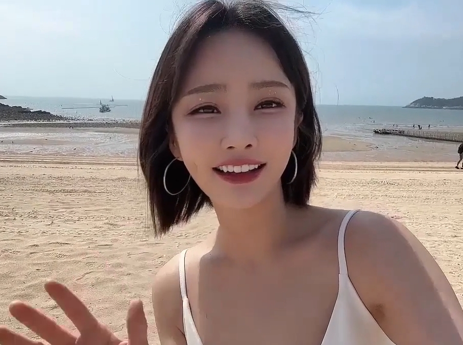 前女团成员模特chung私拍(2V,784M)