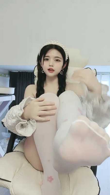 超高颜值的绿播女神 美妍 终于开秀了 肤白貌美大眼睛超迷人 [4V/9.78G]-福利岛