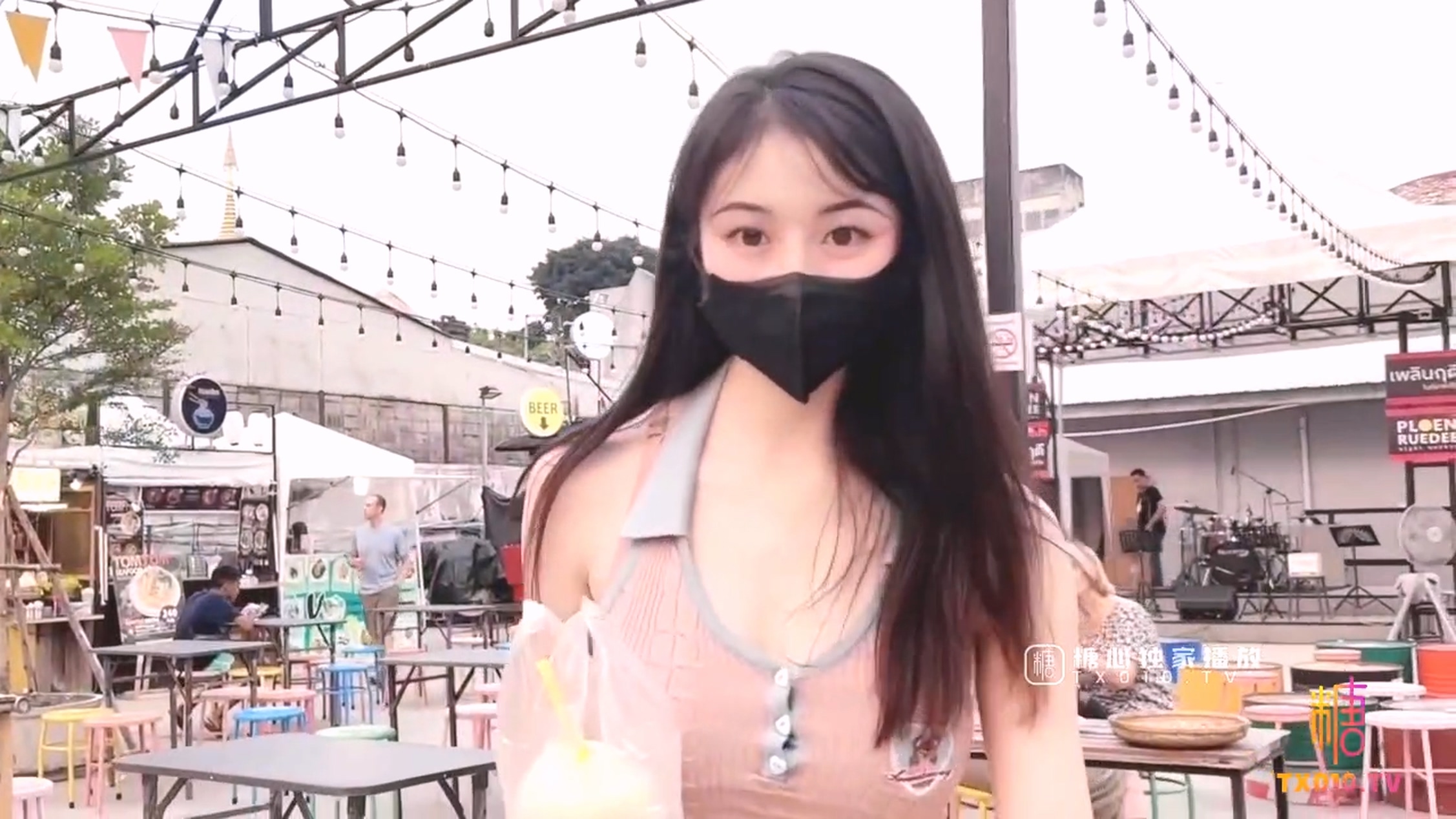 极品网红美少女[不见星空]周末真空逛街 阳台边露出性爱[1V1.5G]