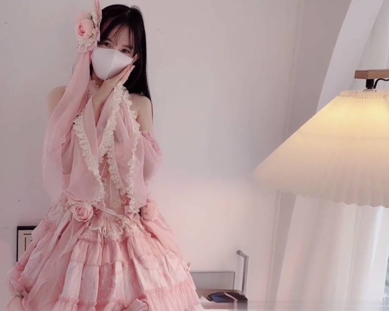 粉色情人 甜美lolita娘 [1V/1.19G]