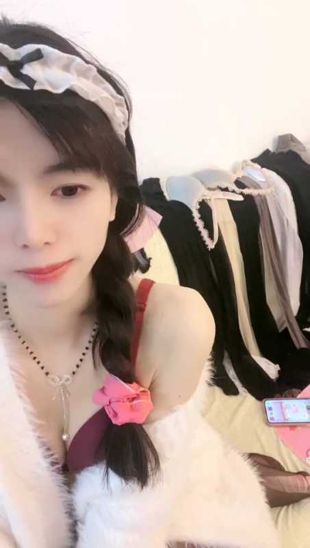 美呆了的新人高颜值清纯女神 摇一一 [2V/2.82G]-福利岛