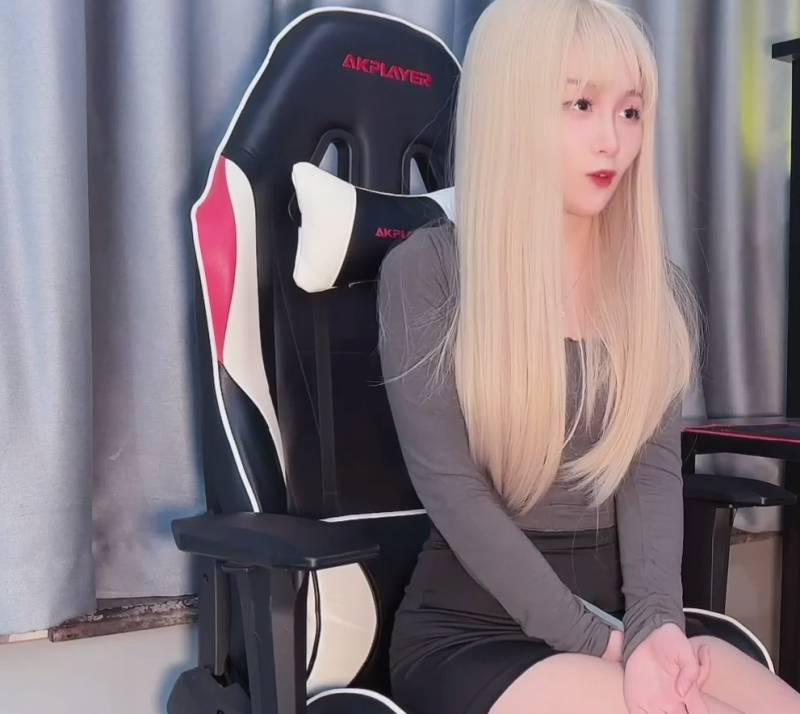 美酱 校花学妹兼职游戏 [1V,647M]-福利岛