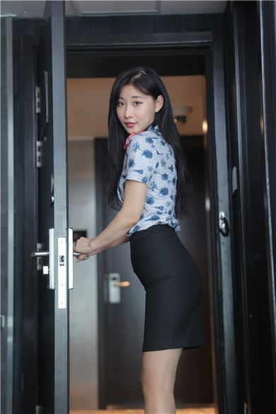 顶级女模秀人网新晋女神级别模特@顾楚楚-私拍多套制服情趣[8.5gb]-福利岛