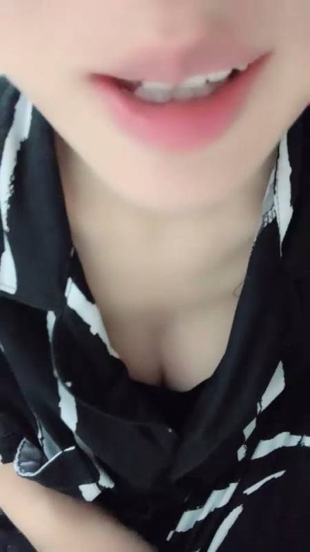 多肉葡萄 极品美女撩人心弦 [2V/642M]