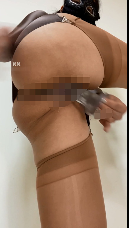 超骚女神-优优-私定 家教老师的奖励(1V,1.97G)