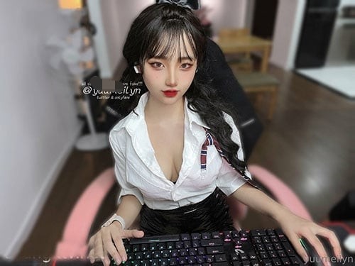 【童颜巨乳】极品反差婊【Meiilyn】2023最新付费裸舞啪啪福利 ~9分漂亮的脸蛋~和长屌金主打炮~操爽翻白眼【639M 1V+147P】