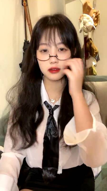 甜美女神 宝贝超甜 各种制服视频 [1v/1.57G]