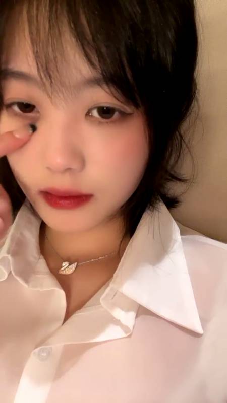 甜美女神 宝贝超甜 各种制服视频 [1v/1.57G]-福利岛