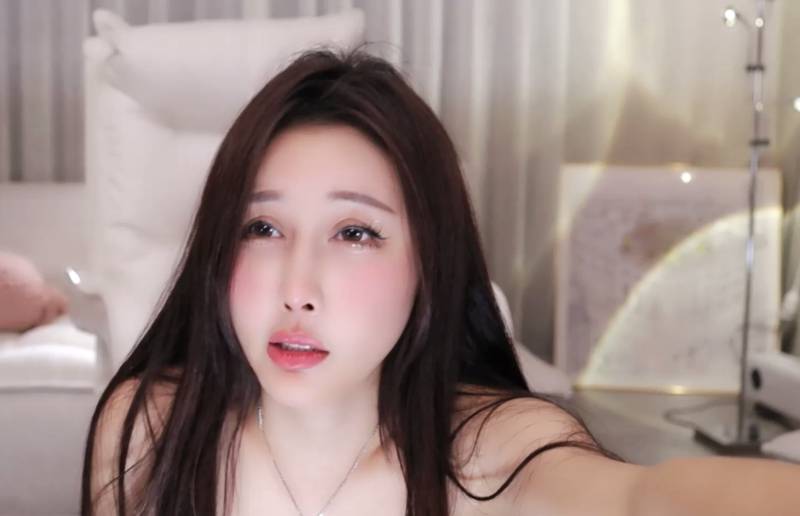 stripchat极品骚主播 Peeggy fun-12.16喷水大秀 [1V,2.02G]