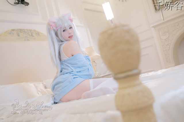 极品网红黏黏团子兔(咬一口兔娘)写真作品五套新作合集