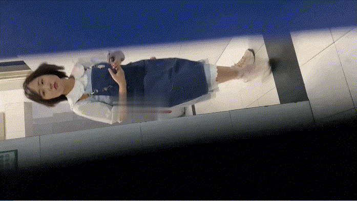 办公楼女厕全景偷拍女神级的少妇带着孩子来尿尿-福利岛