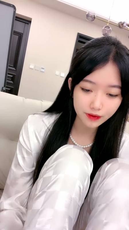 高人气女神 阿楚 女神全新舞姿 [12V/10g]