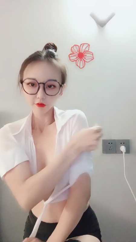 超美眼镜高颜值御姐女神 北北17号 高跟长腿20小时合集 [10V/9.37G]-福利岛