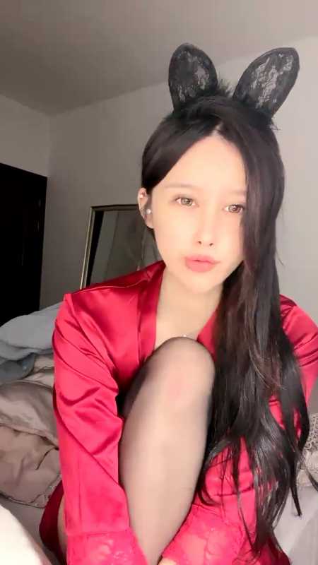 高跟长腿丝袜网红脸女神 奶油草莓 [6V/2.16G]-福利岛