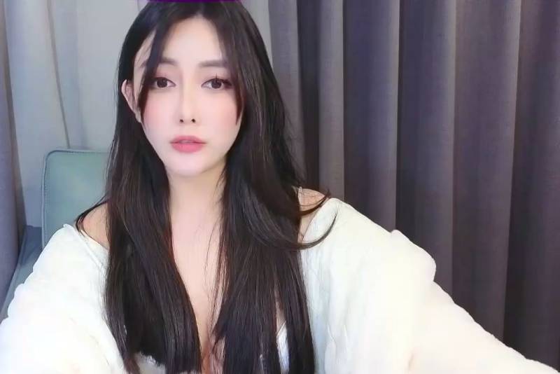 颜值女神 Midnight 才艺超棒 你喜欢吗 [4v/5.12g]-福利岛