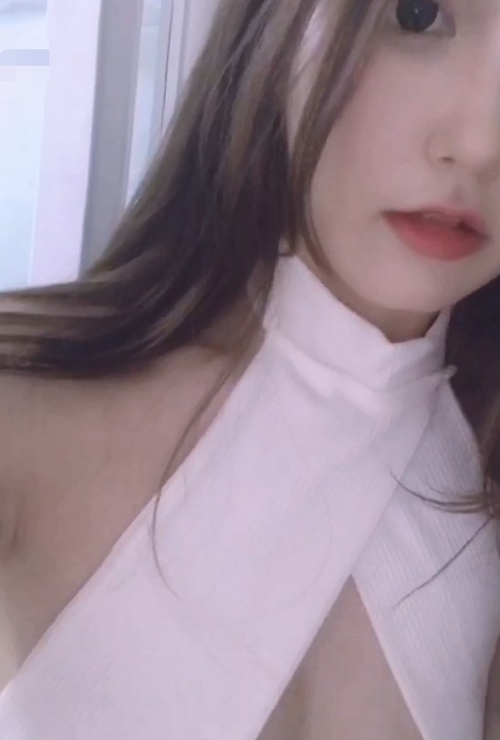 高颜长腿极品身材外围绿茶婊【琳琳子】福利~洗澡紫薇足交啪啪你的女神有钱人的母狗 1470M-福利岛