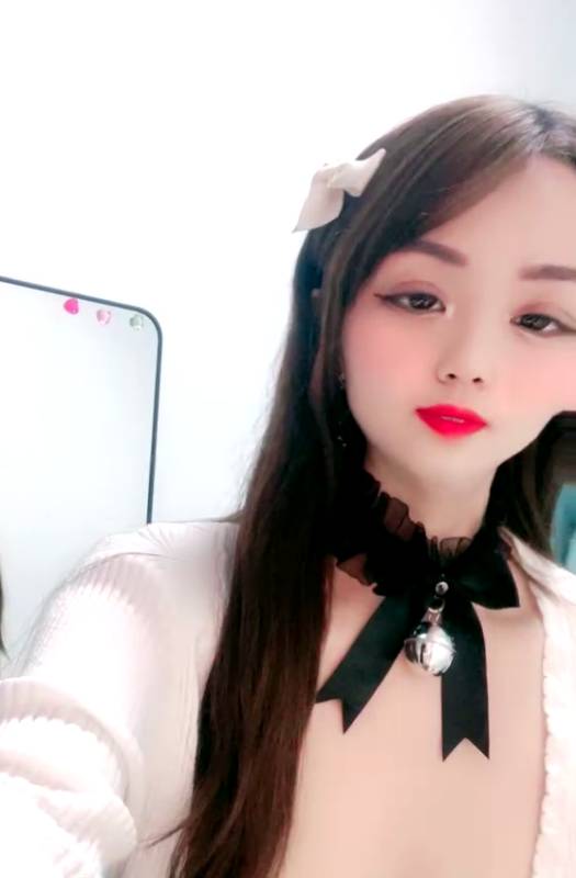 颜值区白丝女神初次直播小秀 [1V/595M]-福利岛