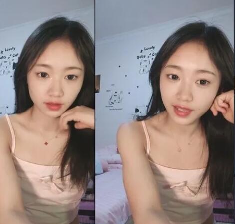 ⭐⭐⭐素颜女神，无美颜真实美女，【顶点】，外表清纯，闺房私密空间里，暴露本性，骚的一塌糊涂湿漉漉，强烈推荐-福利岛