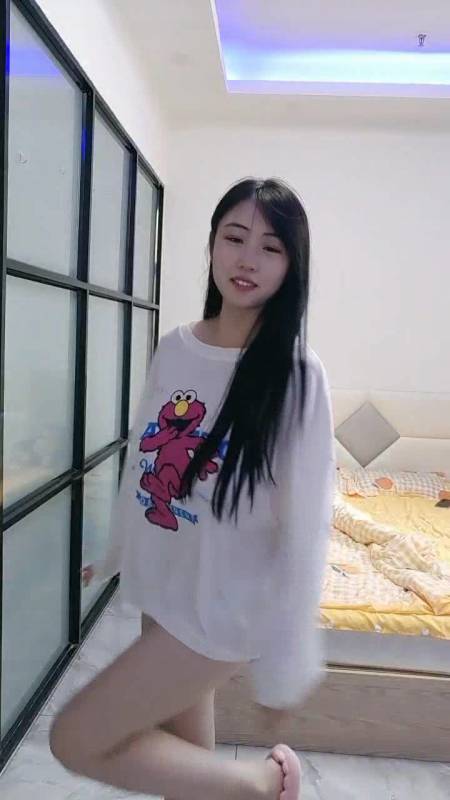 高颜值女神 00后超级胸 [5.71G]