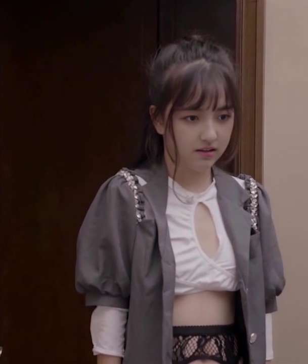 人气极品妹子张子枫 小桃视频 [2v/1.07g]
