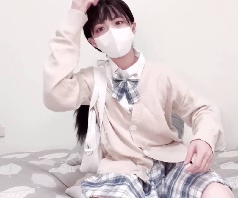 极品妹子@CatmintXX [2v,191M]