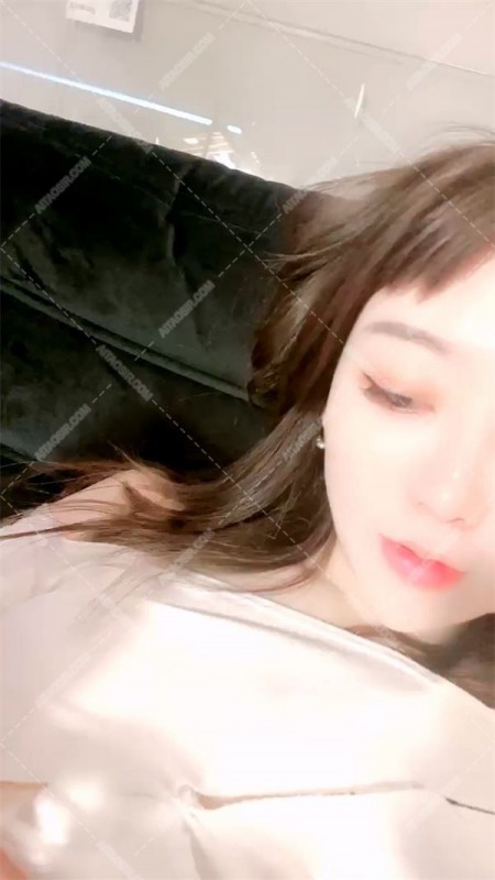 [直播系]超美明星级女神下海 心事在胸上，完美身材全身都是宝（7gif/2V/1.72GB）-福利岛