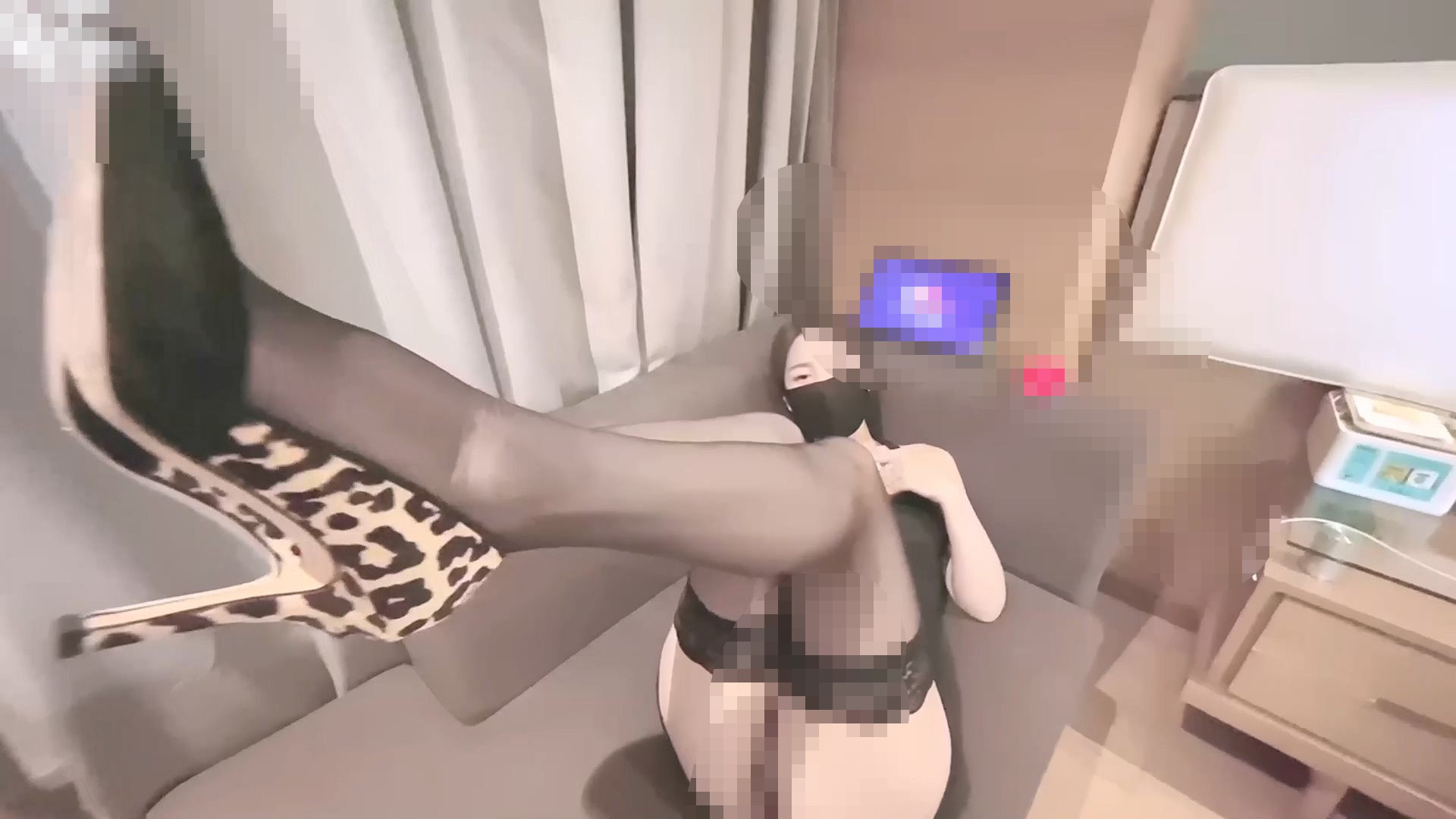 91兔兔-黑丝狗链轻虐淫奴 后入抓着链条抽插女神真带劲 内射小母狗肉便器[389M