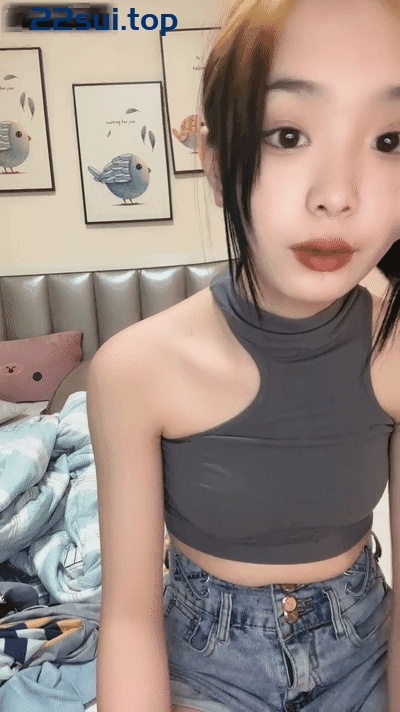 嫩嫩美少女，居家男友操逼，一天不操浑身难受，跳蛋震小穴，翘起屁股求操，怼入紧致嫩穴爆操 575MB