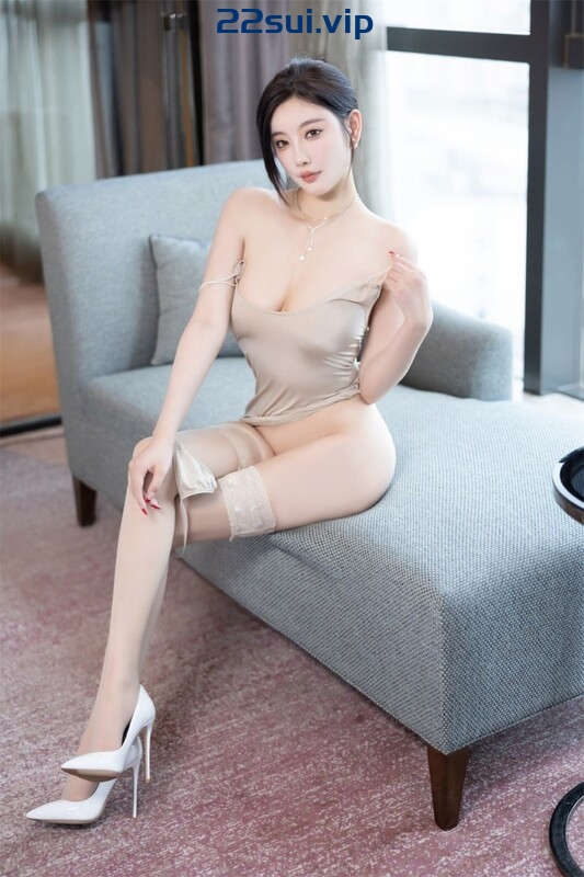 杨晨晨 – 白连衣裙肉丝露屁股装 原图+精选图+花絮视频+配套剧情视频各种姿势自慰 [102P/2V/2.20GB]