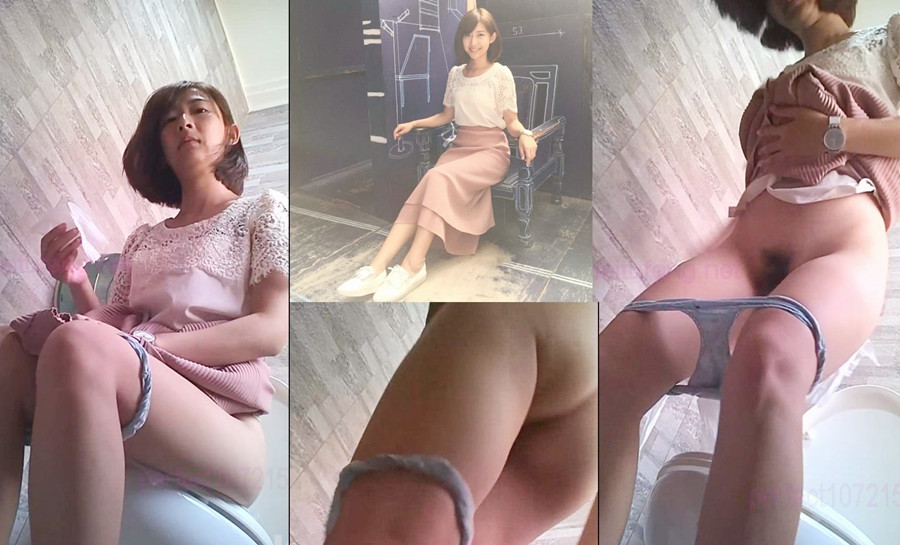 旅游区女厕全景偷拍❤️两个美女同事的极品美鲍鱼 320MB