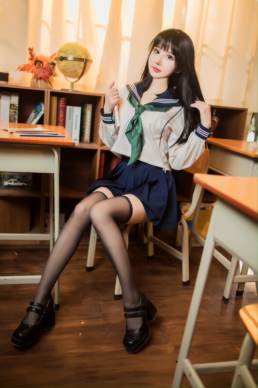 您的蛋蛋-反差学妹 [51P/1V/676M]