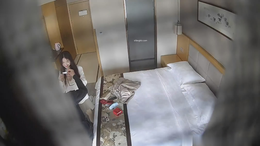 安防酒店摄像头偷拍❤️身材不错的学生情侣假期炮男友抵挡不住诱惑要舔菊花各种姿势操 611MB