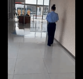 淫魔❤️禽兽,推特匿名发布大量和女警性爱视频❤️以及偷拍派出所内女警日常的照片视频！ 375MB