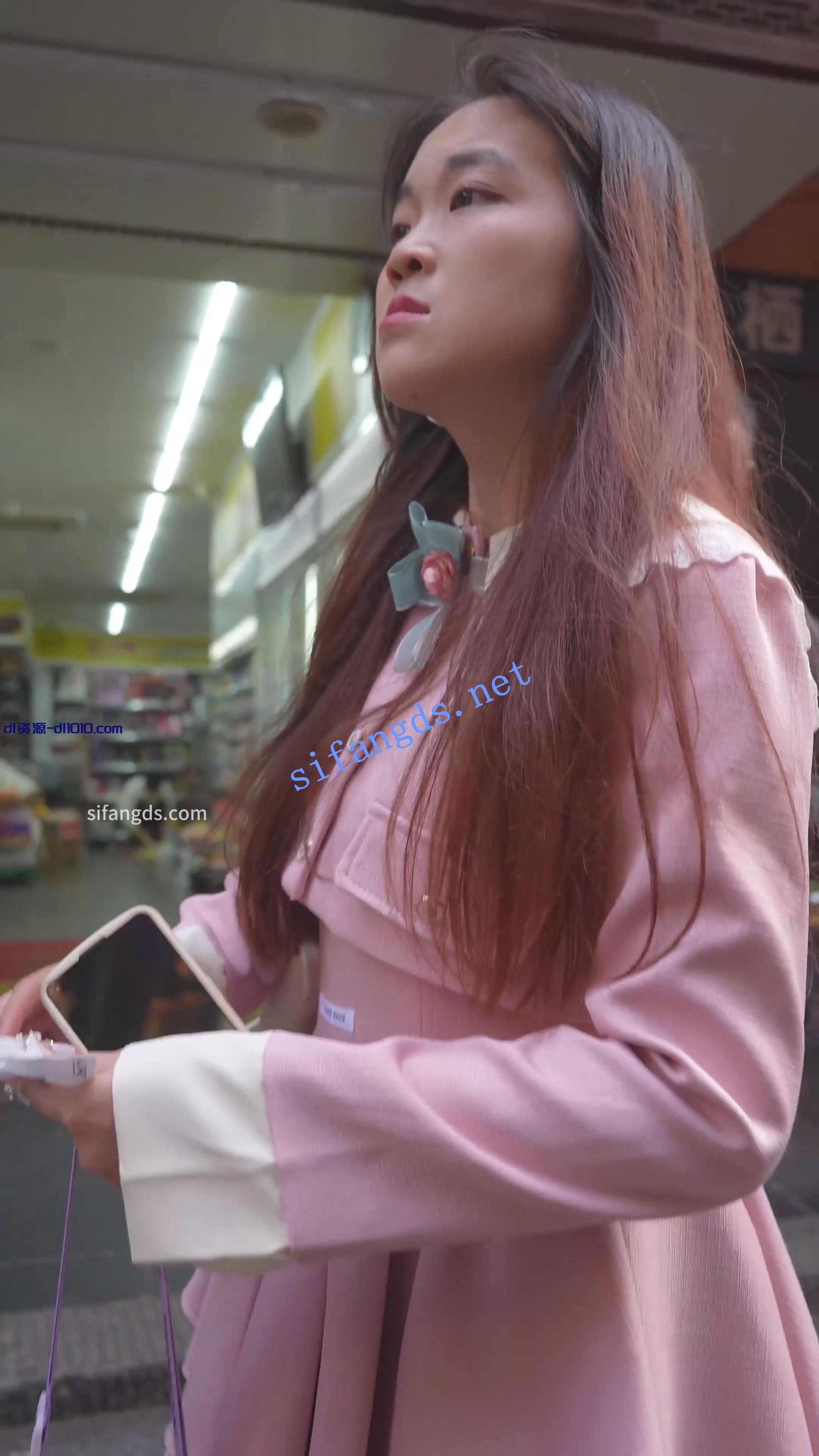 (BC-AA-393)小姐姐冬天穿粉色短裙逛街..肉色丝袜紫色内裤 541.7MB-撸先生
