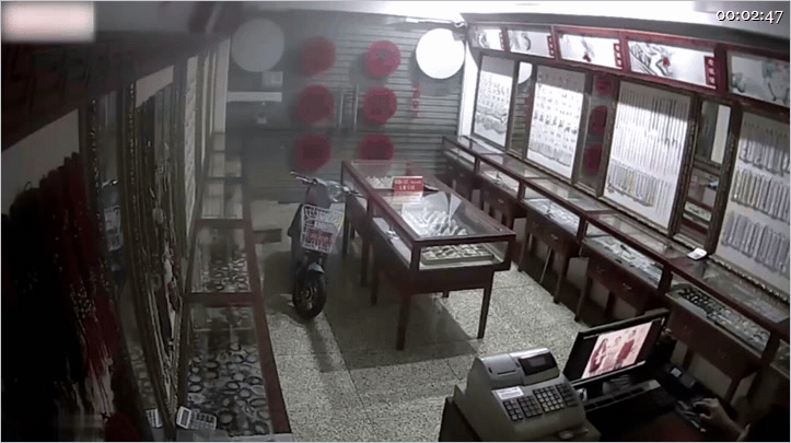 【黑客破解】监控偷拍珠宝店骚货女店员和老板在下班没人的时候偷情 677.9MB