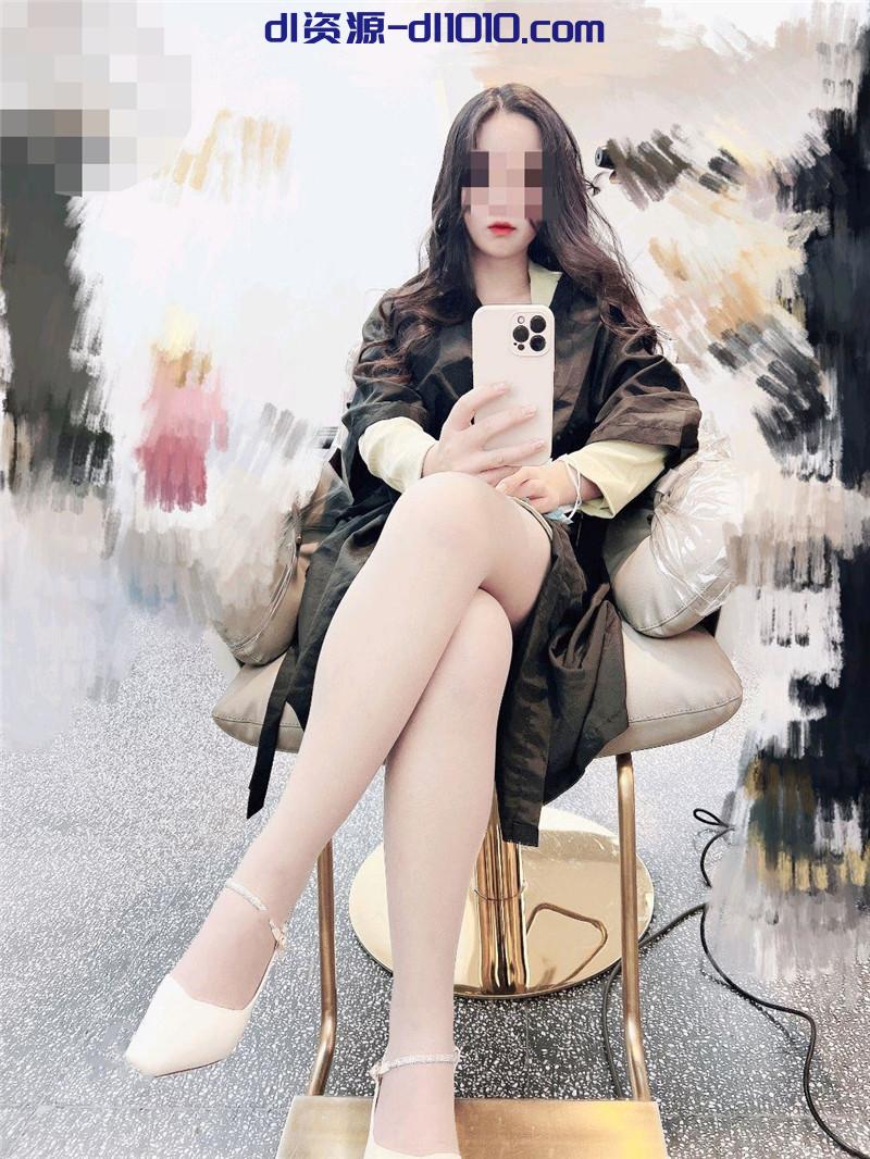 绿帽老公带着美女老婆酒店找单男玩4P❤️看着老婆被别的男人操就特别的兴奋 786.6MB