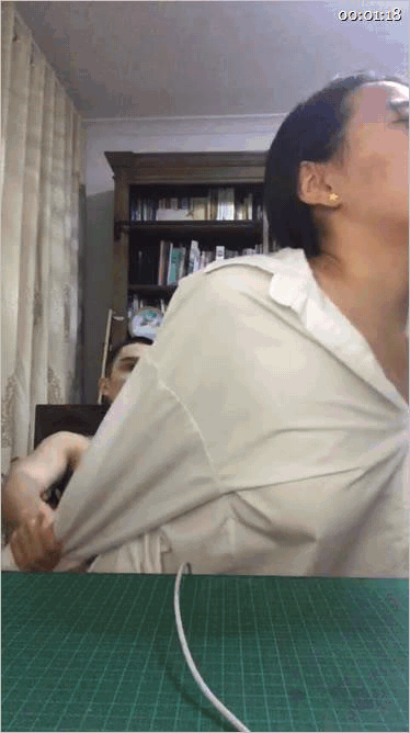 【全网最全】35万粉丝深圳肌肉小鲜肉「Mack」「自律熊猫」和大学女友私密视频流出 精彩对白，暴力打桩，淫乱3P 2.06GB