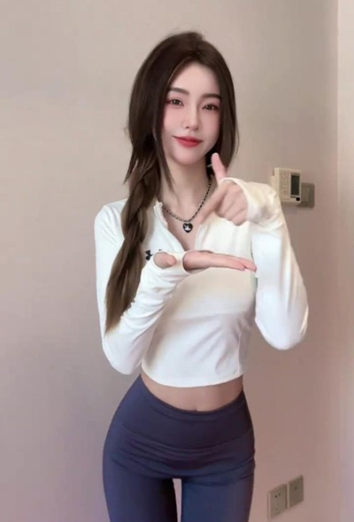 北京性感龙套演员刘淑妤酒店陪睡导演❤️激情床战视频外泄，火辣长腿成导演炮架！ 614MB