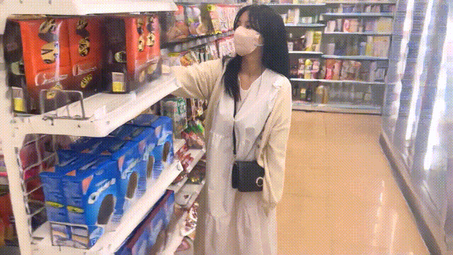 超市极限抄底偷拍连衣裙反差婊穿个珍珠情趣内裤骚逼大奶子尽收眼底 1.28GB 预览图 2