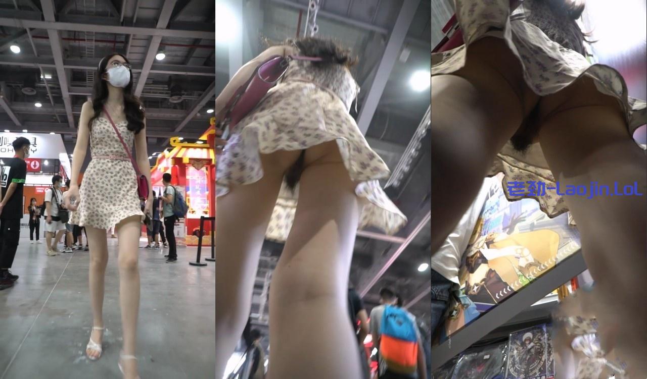 展销会极限抄底碎花裙眼镜小姐姐，身材苗条是个反差婊，因为不穿内裤出门，私密处毛茸茸的 893.8MB