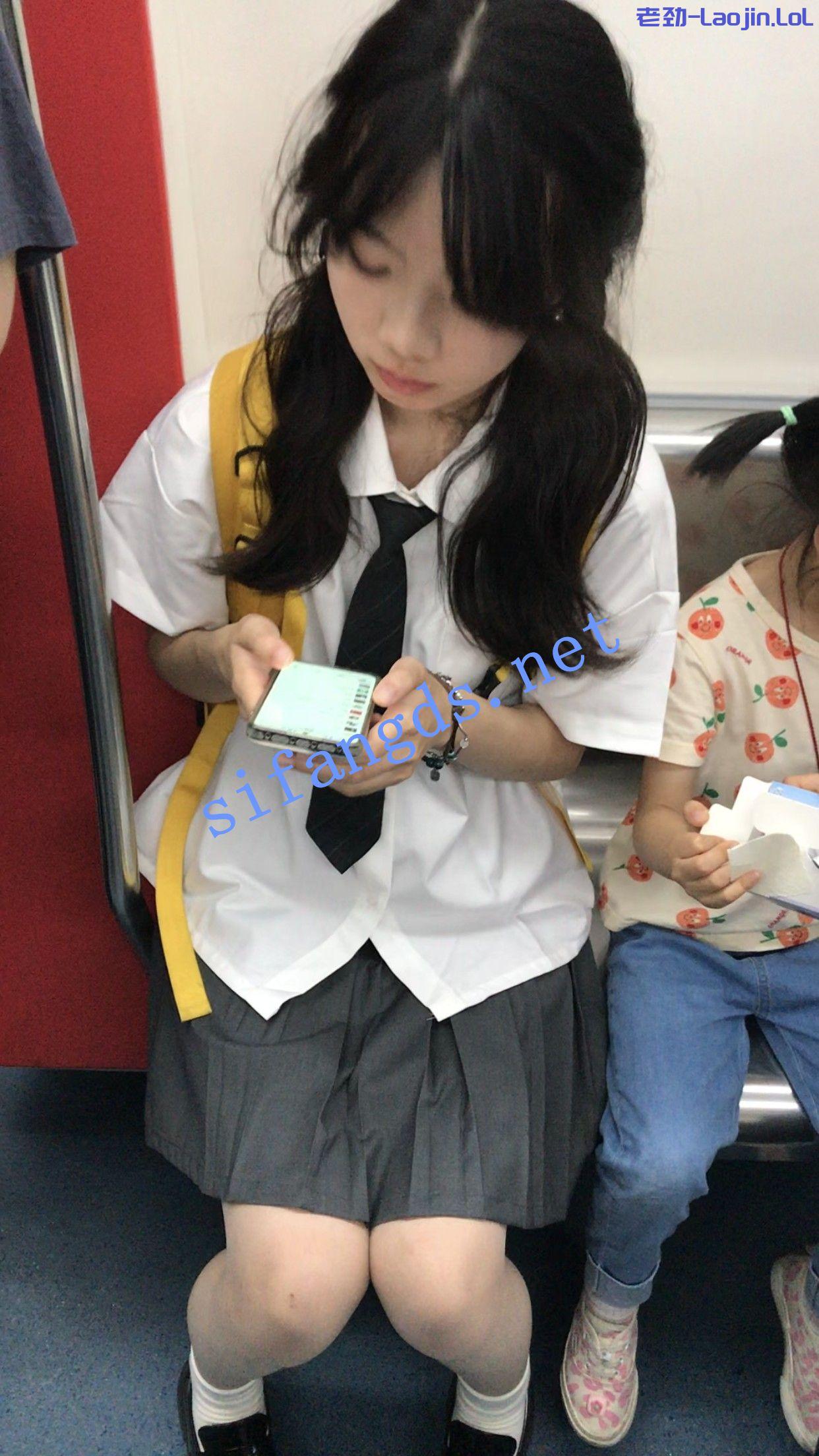 【TKCD】188.开闪抄底可爱JK双马尾学妹 207.8MB